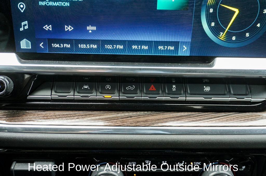 2025 Chevrolet Silverado 1500 LT 12.3" Multicolor Reconfigurable Digital Display &