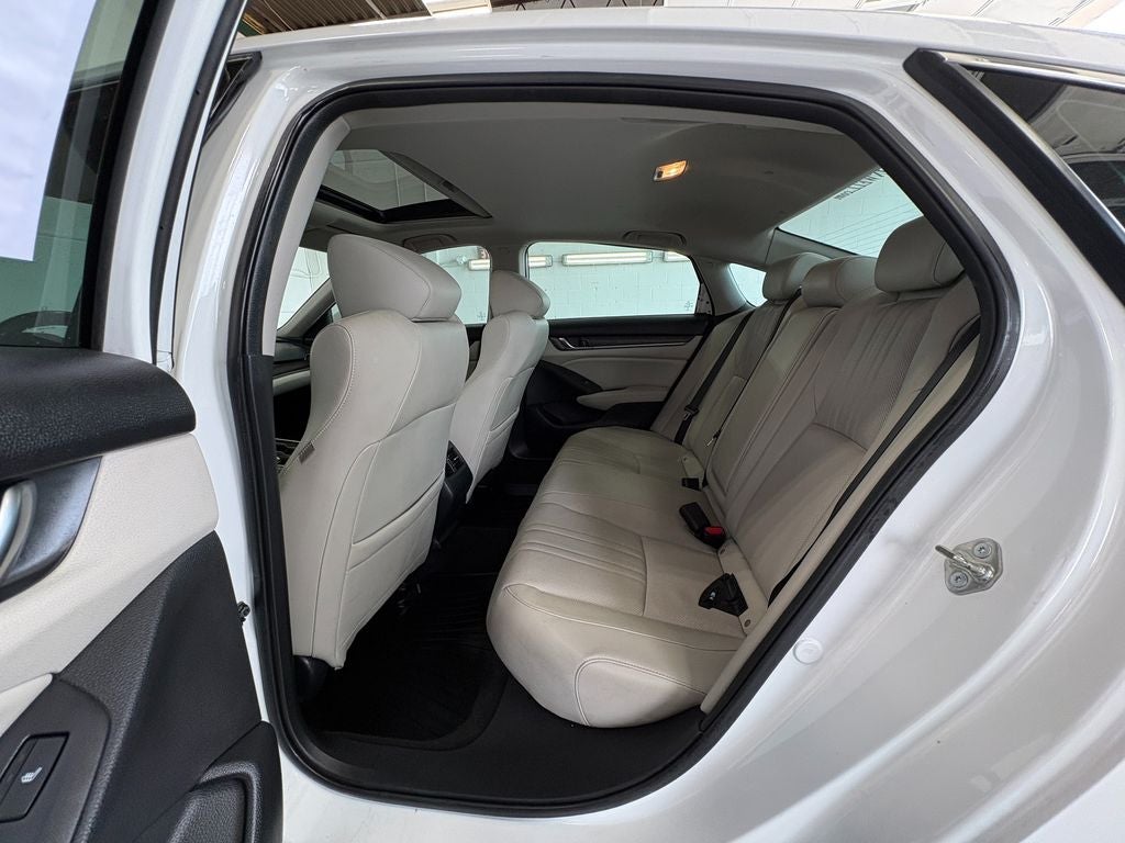 2018 Honda Accord Touring Power moonroof