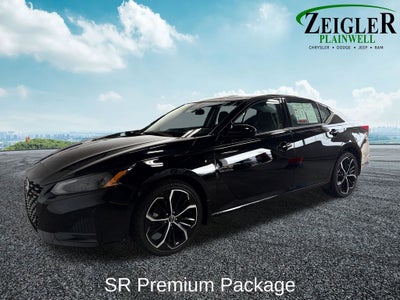 2025 Nissan Altima 2.5 SR Single Panel Moonroof