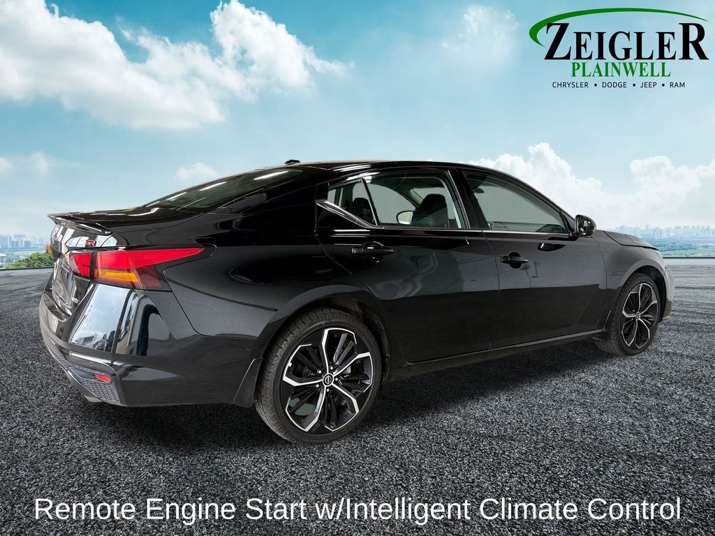 2025 Nissan Altima 2.5 SR Single Panel Moonroof