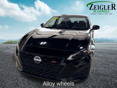 2025 Nissan Altima 2.5 SR Single Panel Moonroof