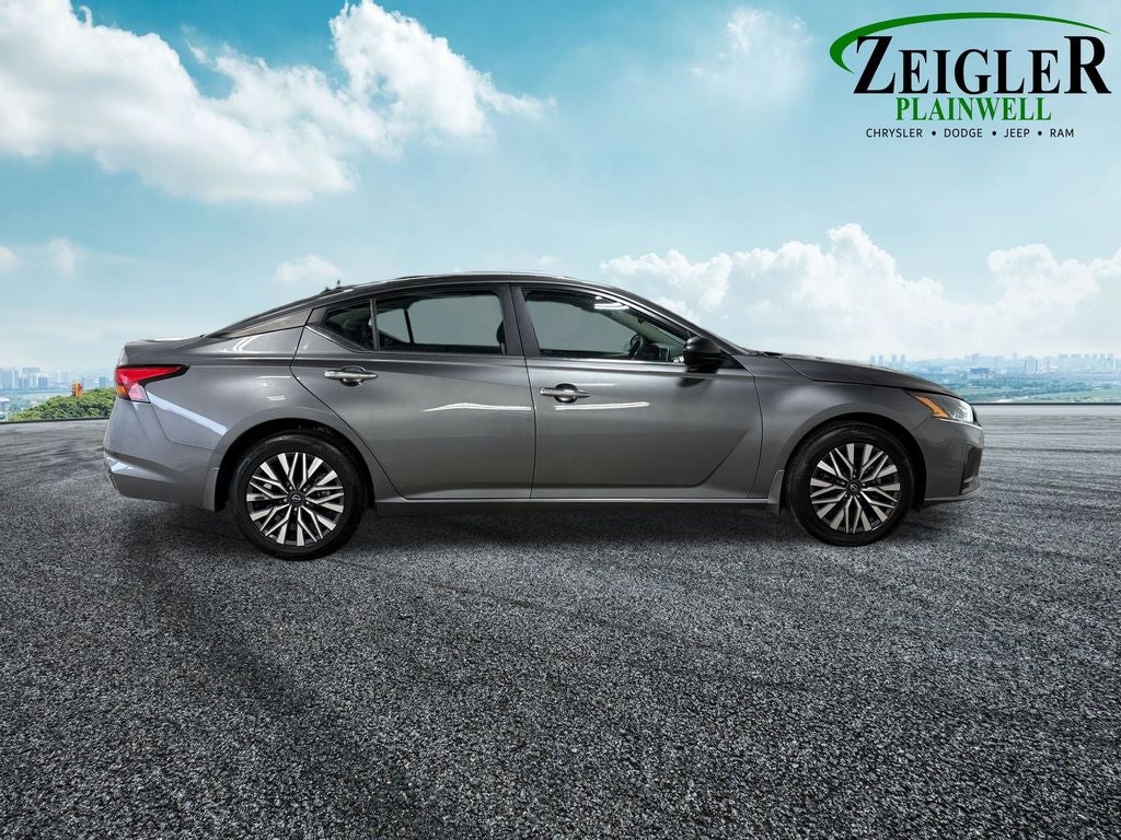 2024 Nissan Altima 2.5 SV NissanConnect featuring Apple CarPlay