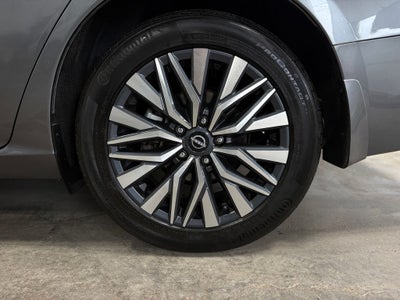 2024 Nissan Altima 2.5 SV NissanConnect featuring Apple CarPlay