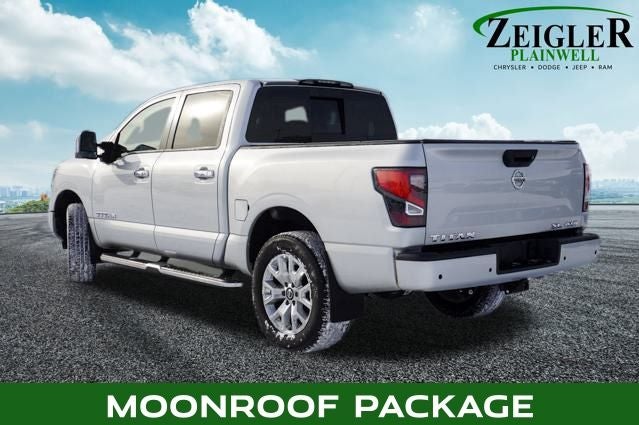 2021 Nissan Titan SL Navigation System &amp; Dual Panel Panoramic Moonroof