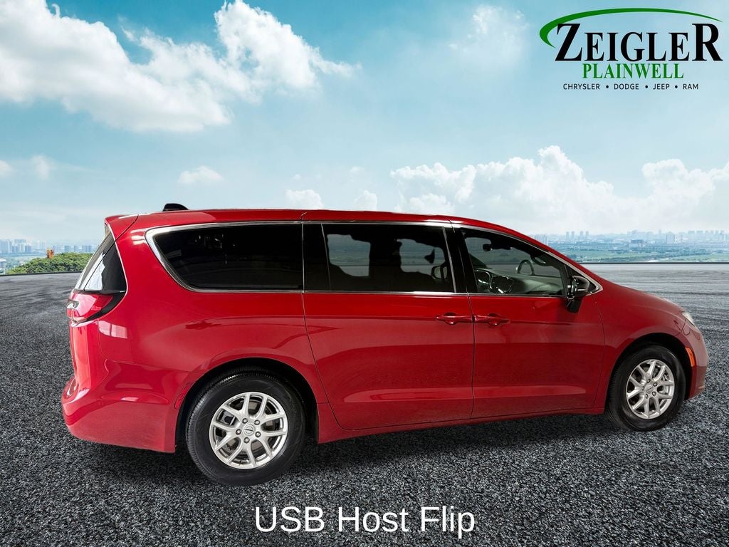 2025 Chrysler Pacifica Select