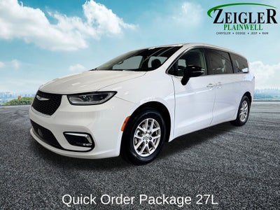 2023 Chrysler Pacifica Touring L Radio: Uconnect 5 w/10.1" Display