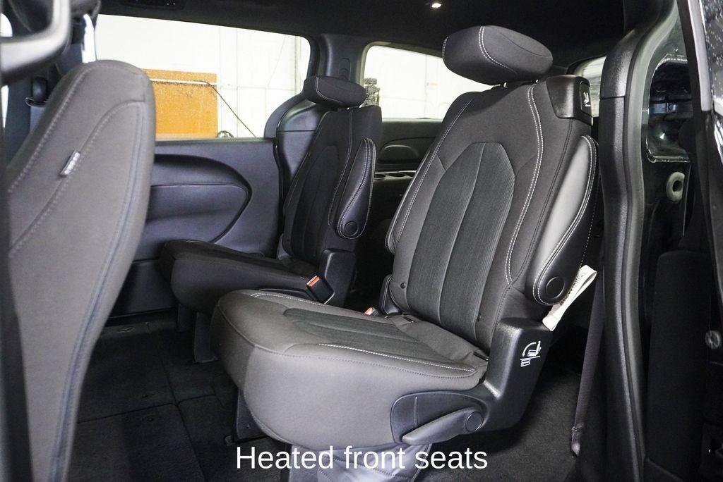 2023 Chrysler Pacifica Touring Apple CarPlay/Android Auto