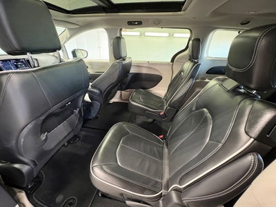 2024 Chrysler Pacifica Limited Power moonroof