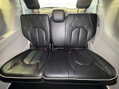 2024 Chrysler Pacifica Limited Power moonroof