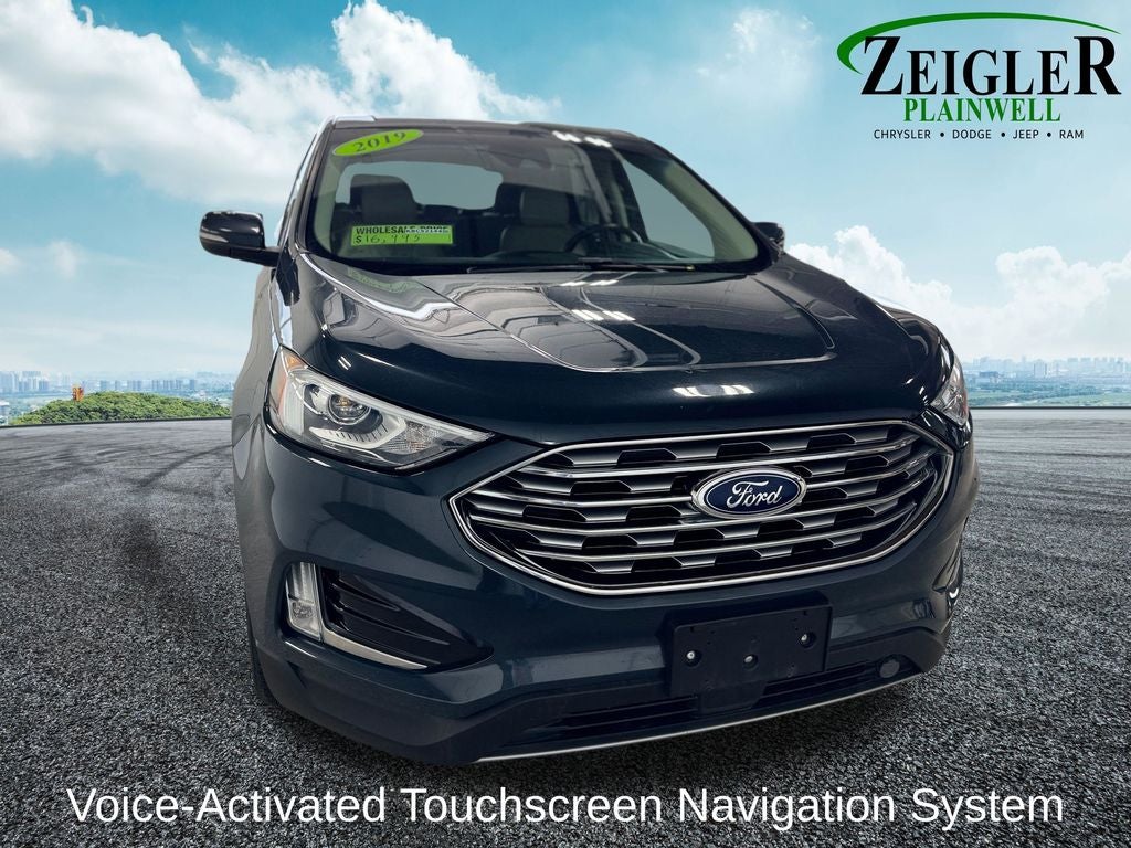 2019 Ford Edge Titanium Panoramic Vista Roof