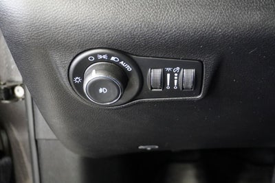 2023 Jeep Compass Latitude Lux Apple CarPlay/Android Auto