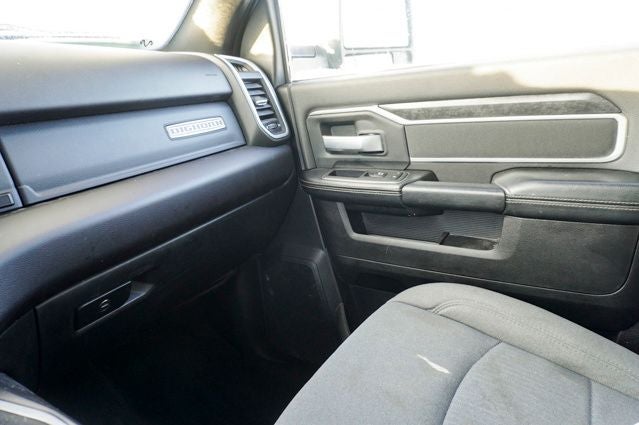 2024 RAM 2500 Big Horn Integrated Voice Command w/Bluetooth & Rear Back-U