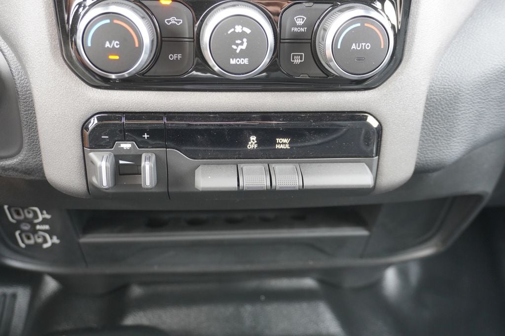 2023 RAM 3500 Tradesman 8.4" Touchscreen Display & Apple CarPlay