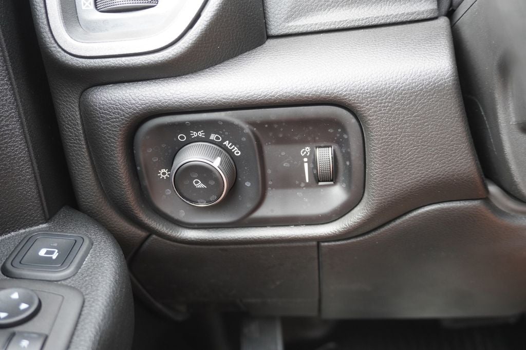 2023 RAM 3500 Tradesman 8.4" Touchscreen Display & Apple CarPlay