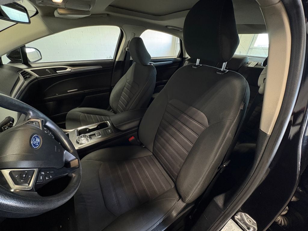 2020 Ford Fusion SE Power Moonroof