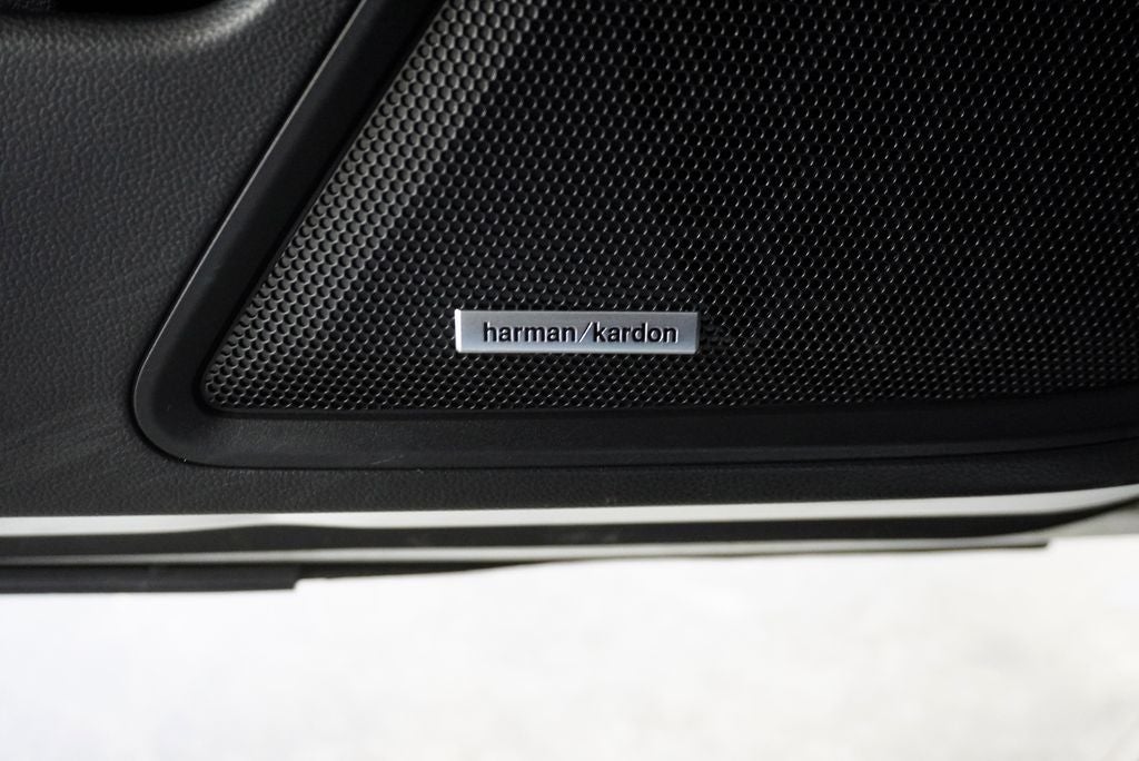 2021 Subaru Outback Touring XT Power moonroof & Navigation System