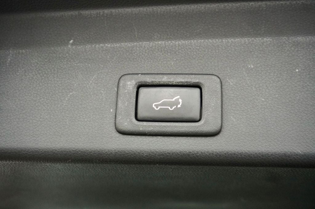 2019 Subaru Ascent Touring Navigation System & Power moonroof