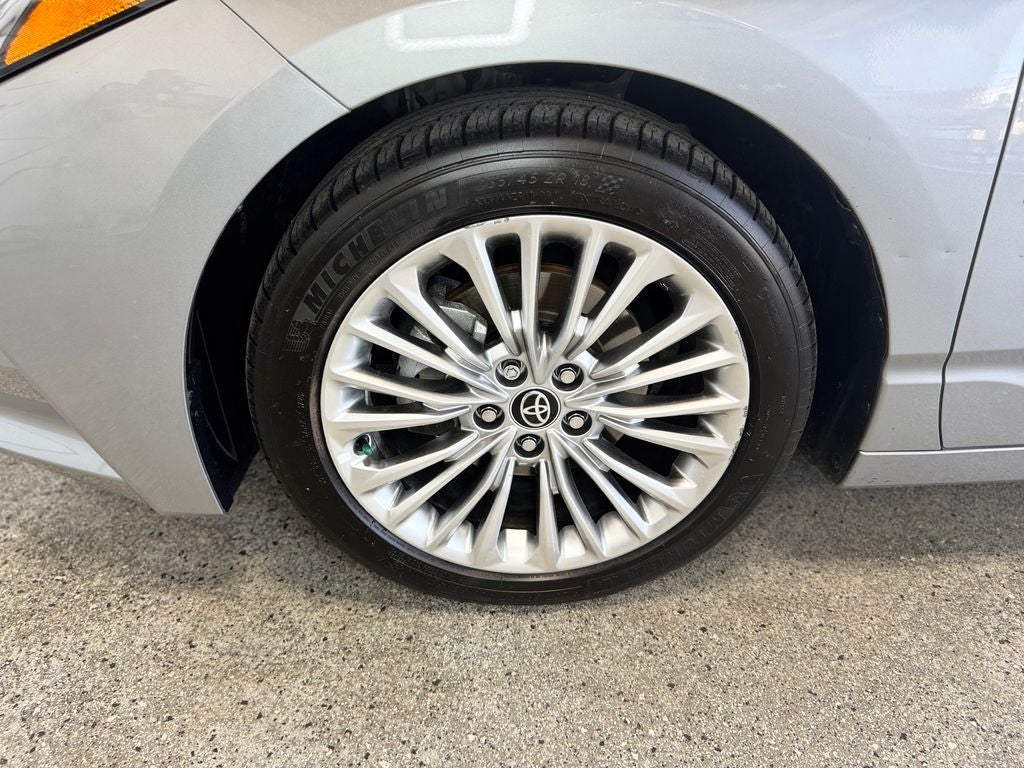 2021 Toyota Avalon Hybrid Limited