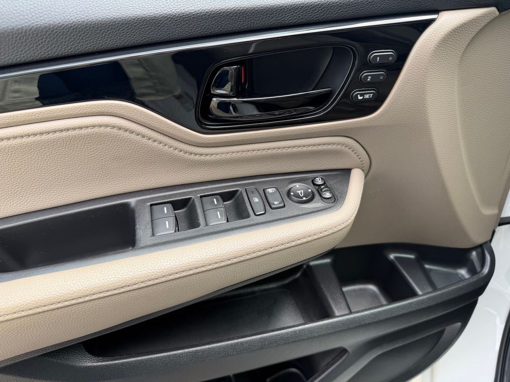 2020 Honda Odyssey Elite Navigation system: Honda Satellite-Linked Navigati