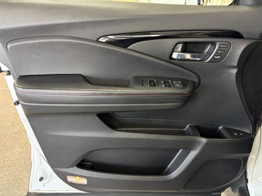 2021 Honda Pilot Black Edition Navigation system: Honda Satellite-Linked Navigati
