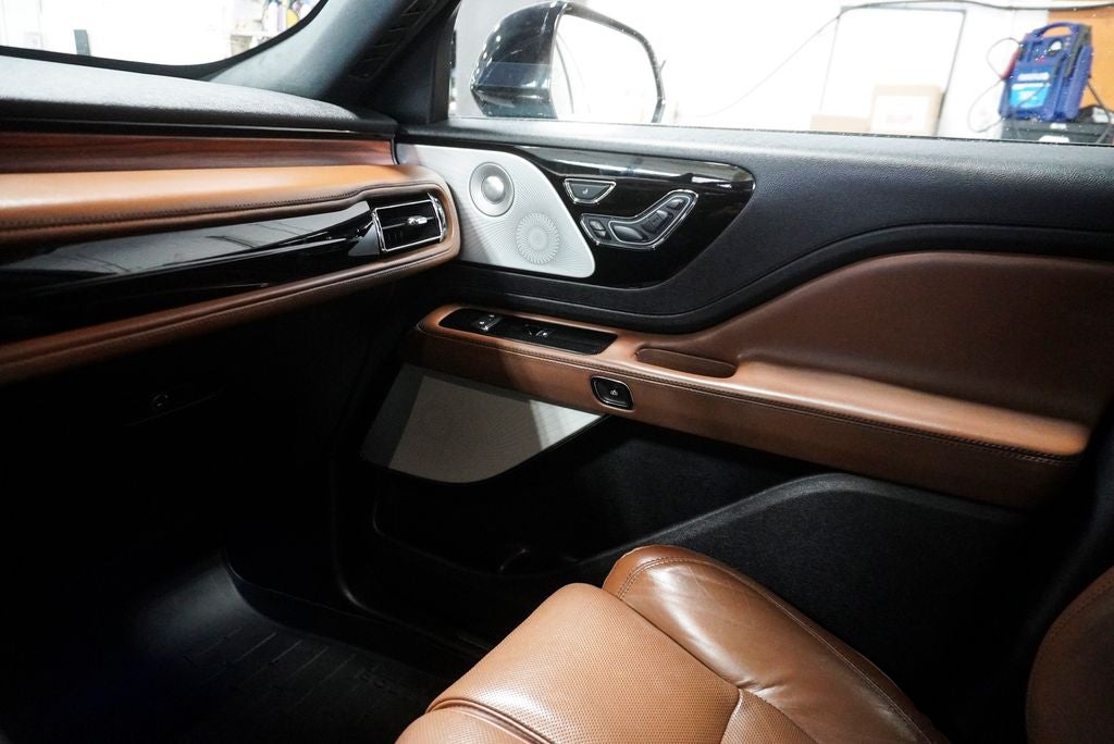 2020 Lincoln Aviator Reserve Panoramic Moonroof & Navigation System