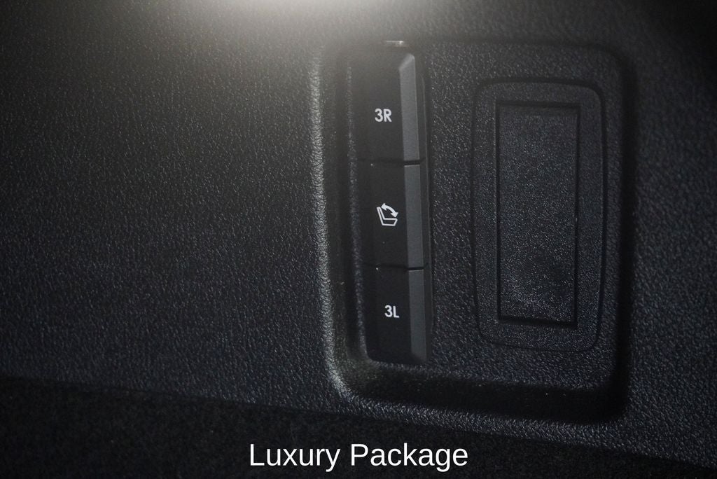 2020 Lincoln Aviator Reserve Panoramic Moonroof & Navigation System