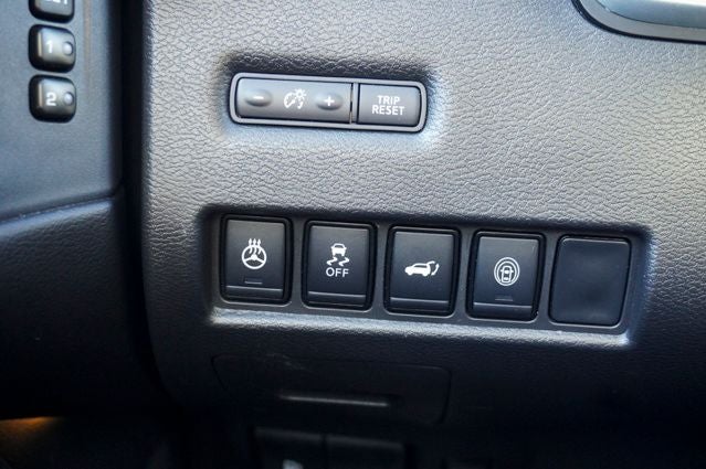 2024 Nissan Murano SL Power moonroof & Navigation System