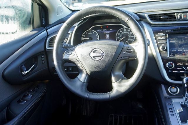 2024 Nissan Murano SL Power moonroof & Navigation System