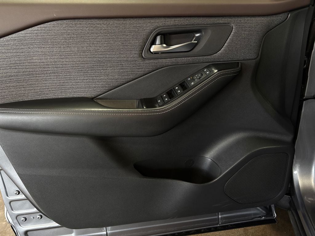 2022 Nissan Rogue SV Rear Parking Sensors