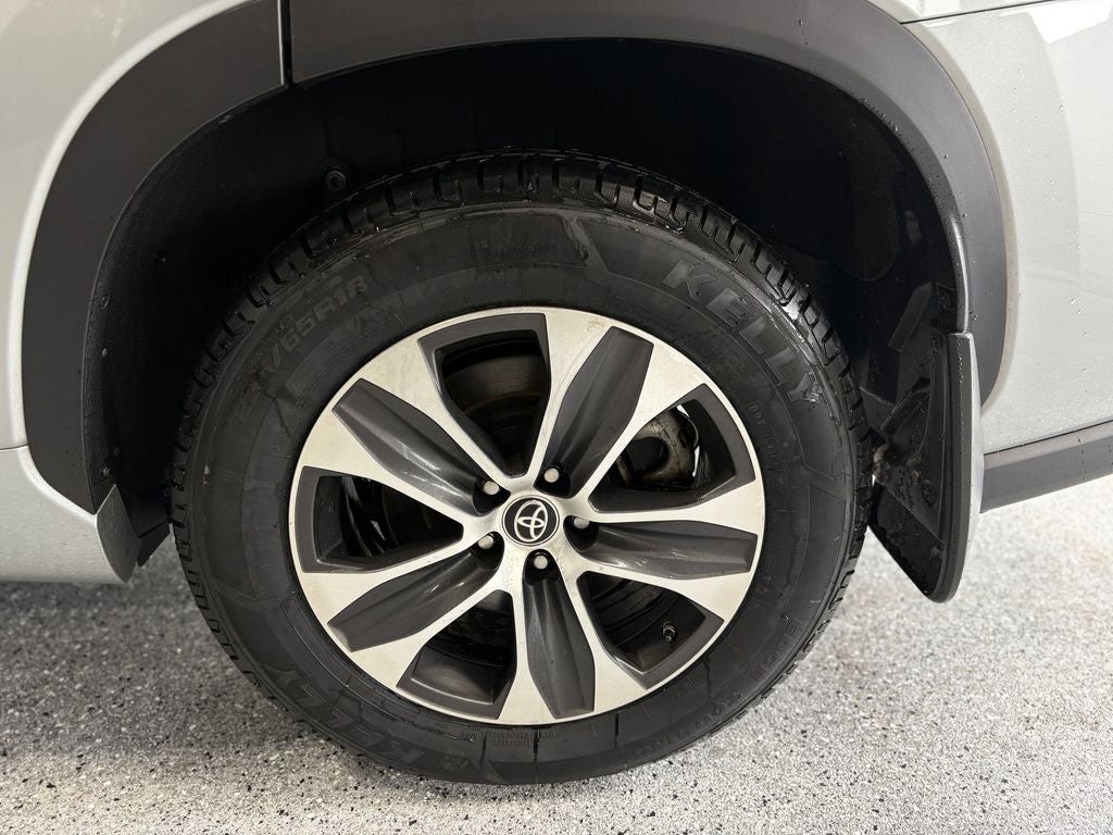 2022 Toyota Highlander Hybrid LE