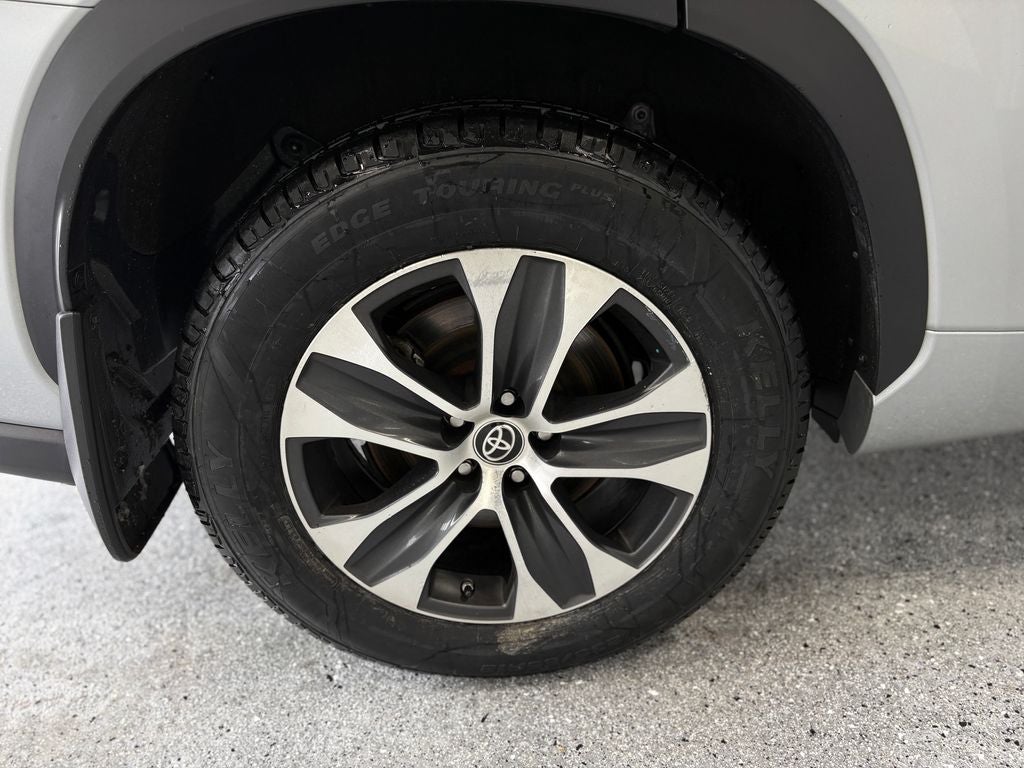 2022 Toyota Highlander Hybrid LE