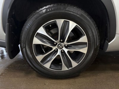 2022 Toyota Highlander Hybrid XLE Power moonroof