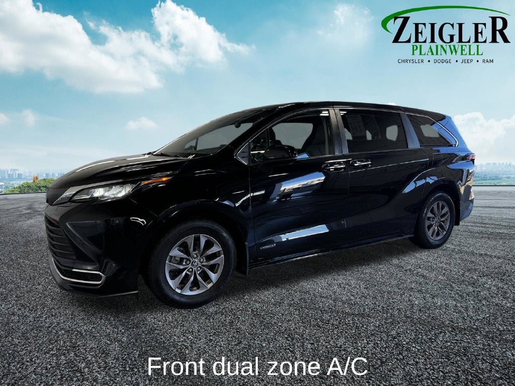 2021 Toyota Sienna XLE 8 Passenger