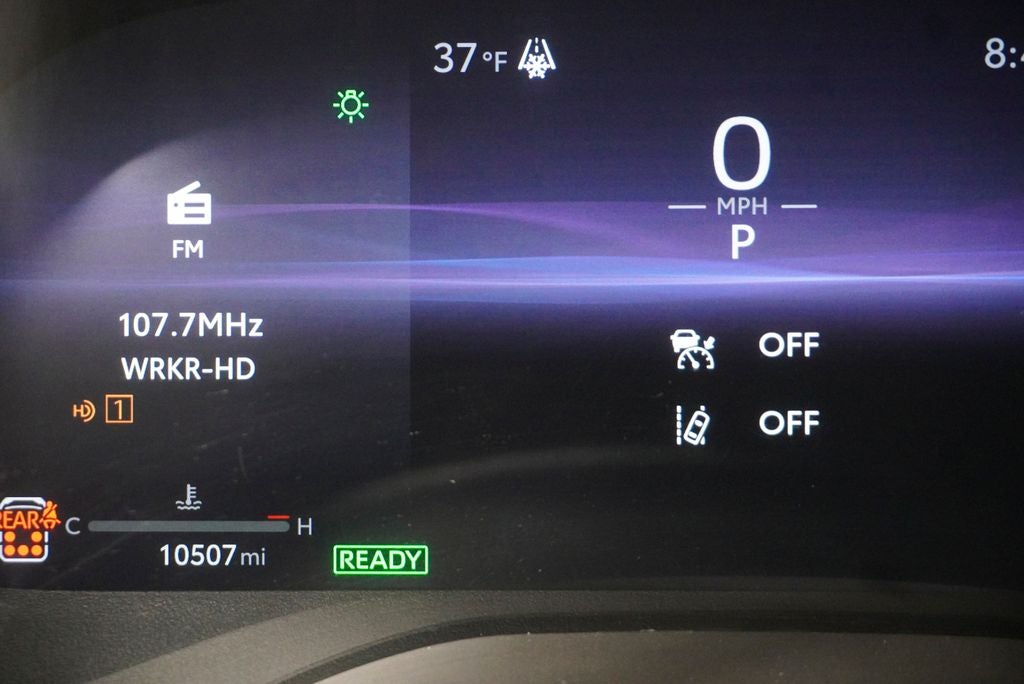 2025 Toyota Sienna XSE Power moonroof & Navigation System