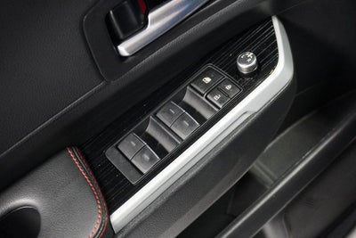 2025 Toyota Sienna XSE Power moonroof & Navigation System