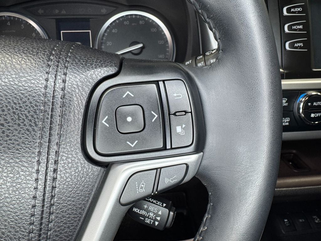 2018 Toyota Highlander XLE Power moonroof