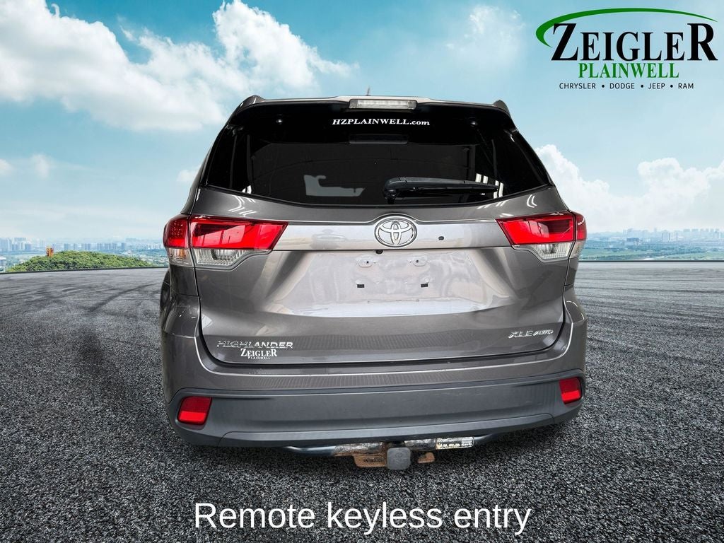2018 Toyota Highlander XLE Power moonroof