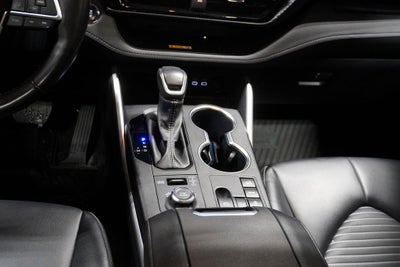 2023 Toyota Highlander XSE Power moonroof & Navigation