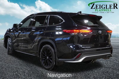 2023 Toyota Highlander XSE Power moonroof & Navigation