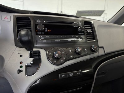 2011 Toyota Sienna LE 8 Passenger