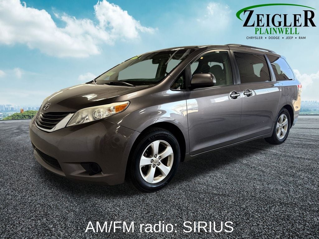 2011 Toyota Sienna LE 8 Passenger