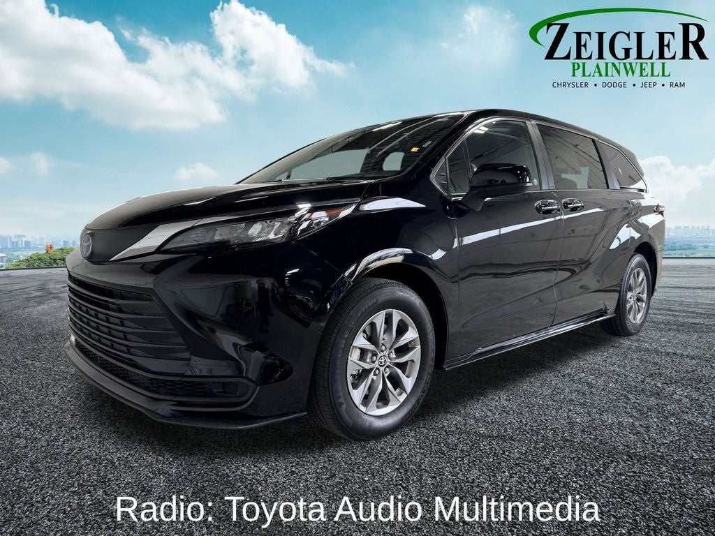 2025 Toyota Sienna LE 8 Passenger