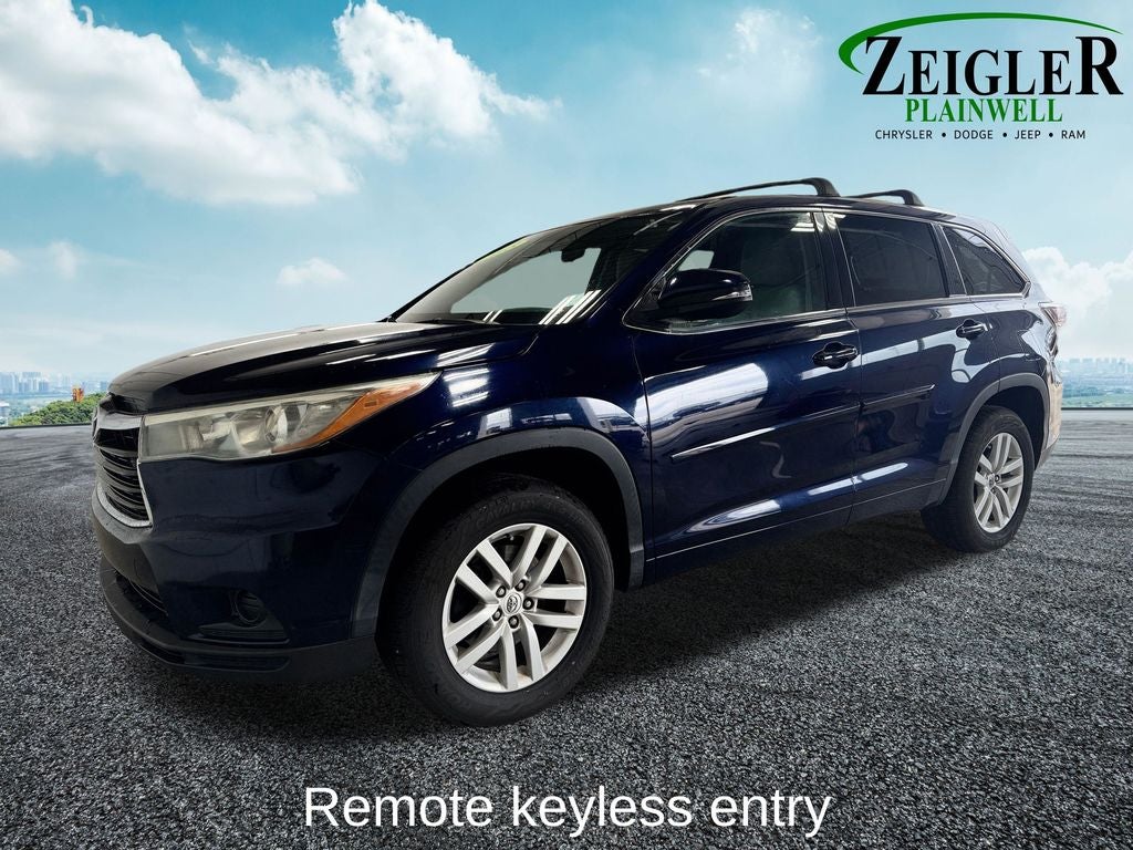 2015 Toyota Highlander LE 3rd row seats