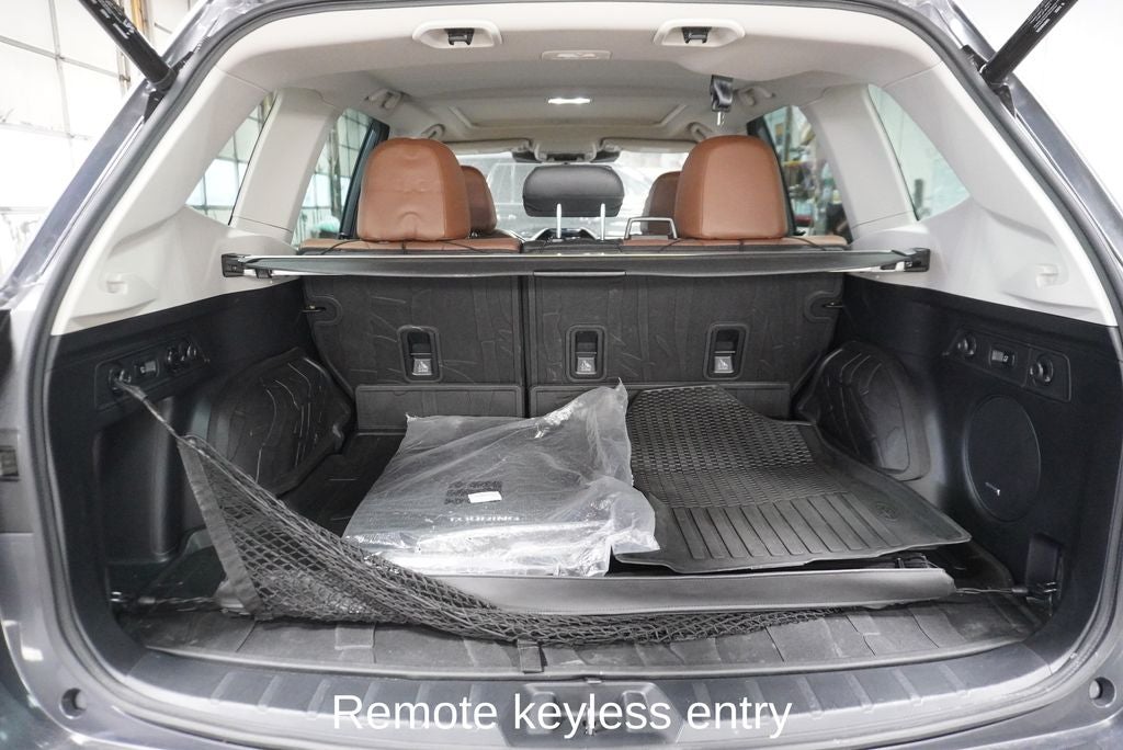 2023 Subaru Forester Touring Power moonroof: Panoramic
