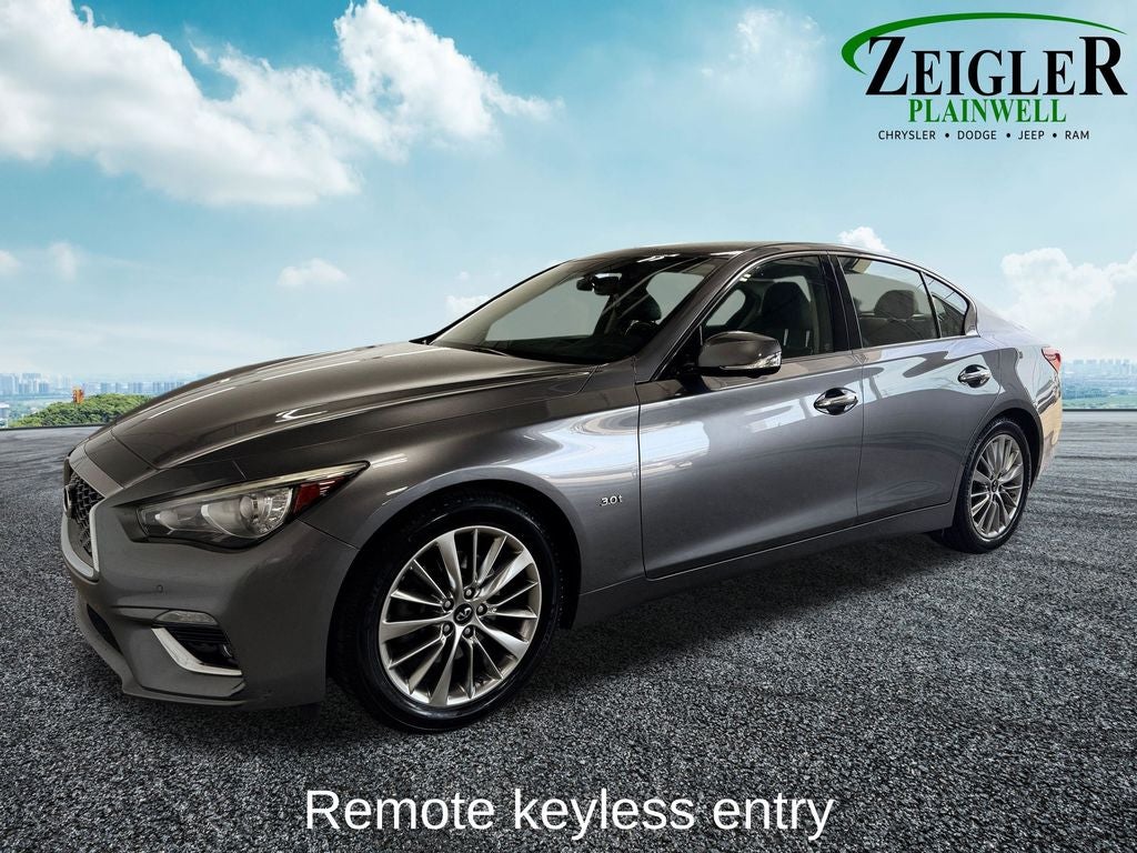 2018 INFINITI Q50 3.0t LUXE Power moonroof