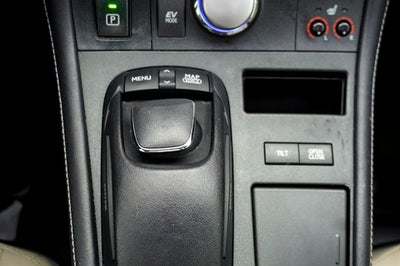 2013 Lexus CT 200h Navigation System & Power moonroof