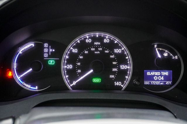 2013 Lexus CT 200h Navigation System & Power moonroof