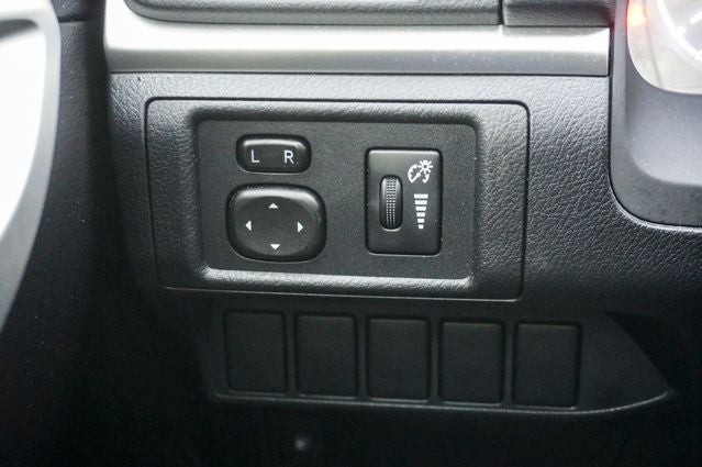 2013 Lexus CT 200h Navigation System & Power moonroof