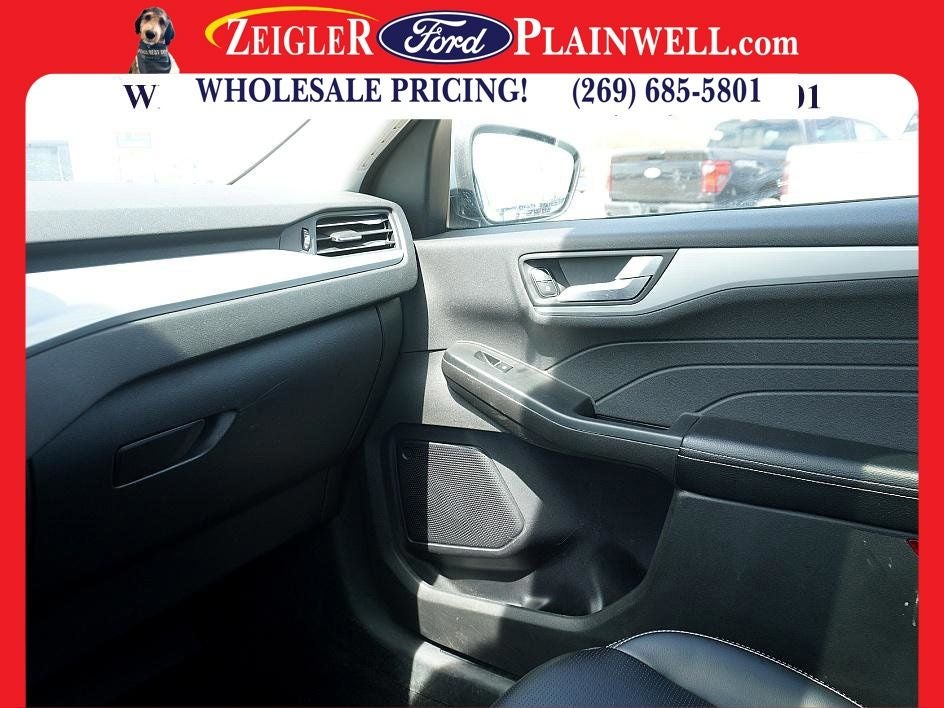 2023 Ford Escape Platinum AWD PANORAMIC ROOF HEATED LEATHER SYNC 4