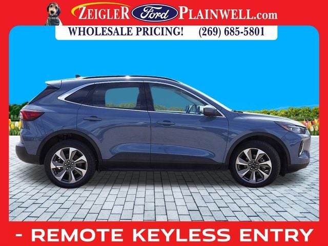 2023 Ford Escape Platinum AWD PANORAMIC ROOF HEATED LEATHER SYNC 4